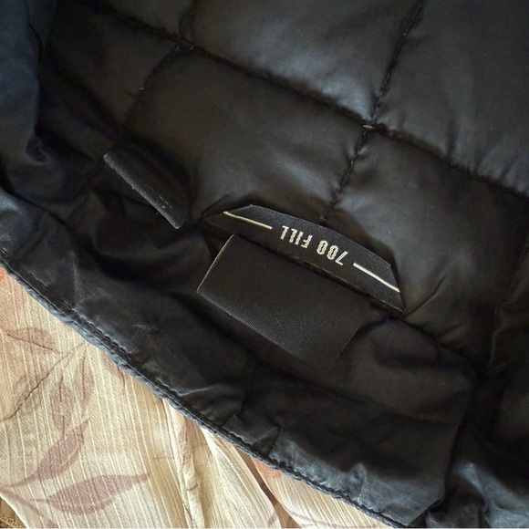 Marmot women’s Quilted Black Down Puffer Jacket 700 fill - Picture 6 of 8